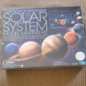 3D Glow-in-the-Dark Solar System Model Kit